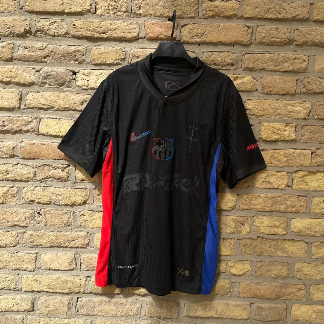 کیت پلیربارسلونا ترویس مشکی(مطابق اورجینال)59813